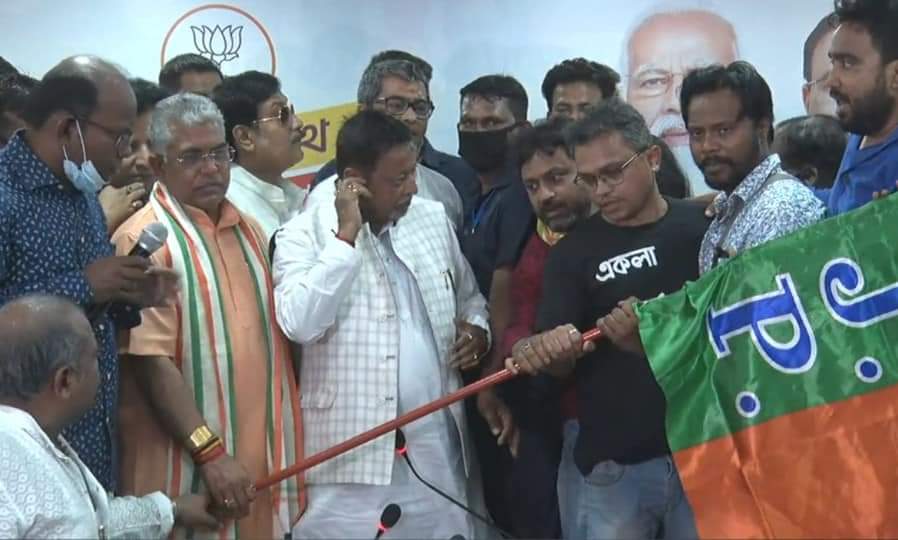 "ঘুম নেই" নাটক থেকে সদ্য বিজেপি হওয়া কৌশিক বাদ গেল 