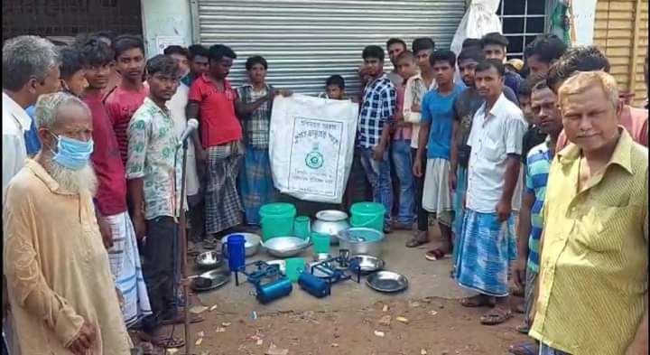 দুবছর আগের ত্রাণ পাচার বসিরহাটে ? গ্রামবাসীদের সন্দেহ 