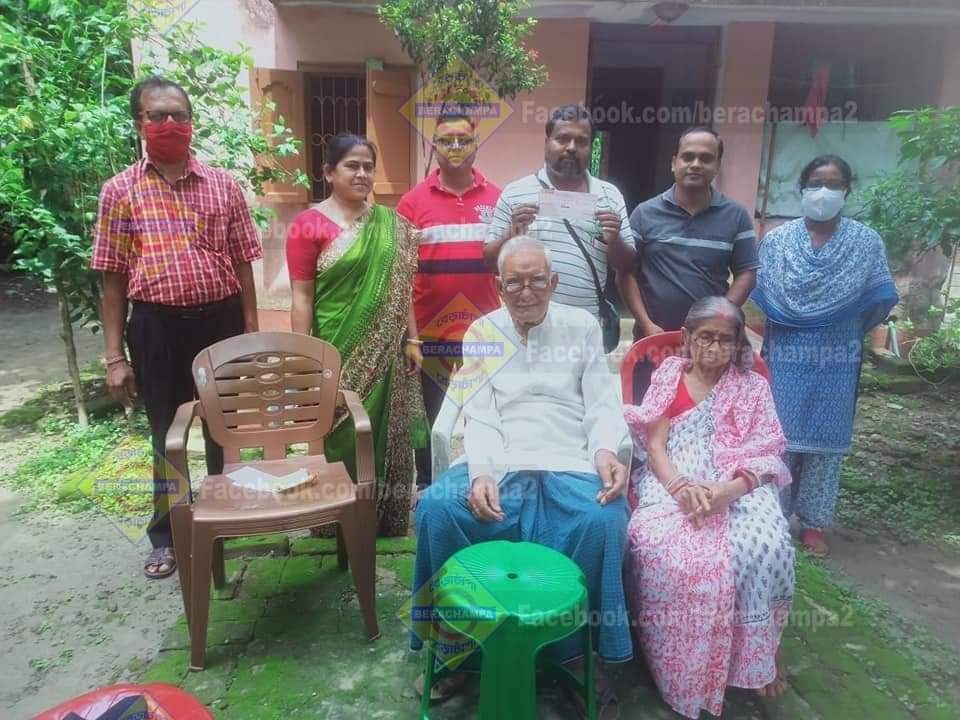 দেগঙ্গার নিঃসন্তান বৃদ্ধ দম্পতির সঞ্চিত শেষ অর্থ দুঃস্থদের শিক্ষায় দান