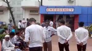 জগদ্দলে পুলিশ আক্রান্ত। গ্রেপ্তার ৩