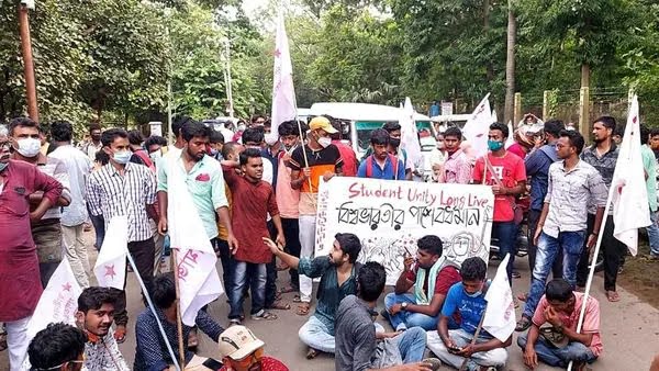 উত্তপ্ত বিশ্বভারতীতে ভর্তি প্রক্রিয়া ও কাউন্সেলিং শুরু হল, ছাত্র বিক্ষোভ চলছে