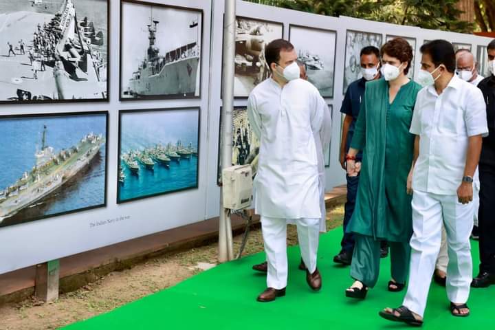 দিল্লী এআইসিসি ভবনে  বাংলাদেশের মুক্তিযুদ্ধের প্রদর্শনীর উদ্বোধন করলেন কংগ্রেস নেতা রাহুল গান্ধী।