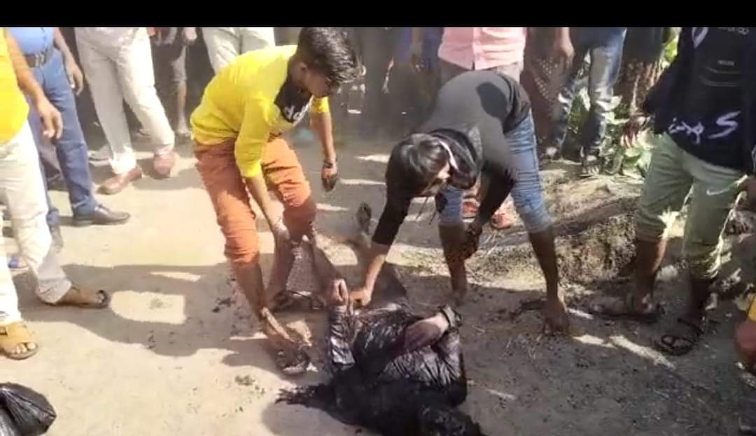 কান্দীতে হাইড্রেন থেকে এক মৎস্য ফেরিওয়ালার মৃতদেহ উদ্ধারের ঘটনায় চাঞ্চল্য