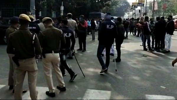 সন্ত্রাসের পুরভোটে  , আদালতে  বামফ্রন্ট বিরোধীরা সোচ্চার ২০-২১ বিক্ষোভ