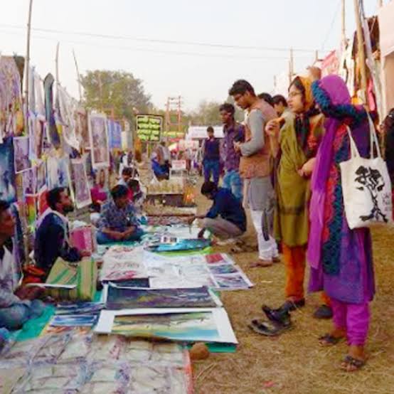 উপাচার্যের বিরুদ্ধে আন্দোলনের খরচ তুলতে বিশ্বভারতীর ছাত্র-ছাত্রীদের বিকল্প পৌষমেলায় স্টল