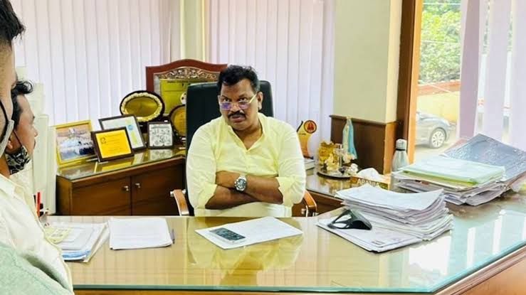 ভোটের আগে গোয়ায় বিজেপির দাপুটে মন্ত্রীর পদত্যাগ, মন্ত্রিসভা-সহ দল থেকে