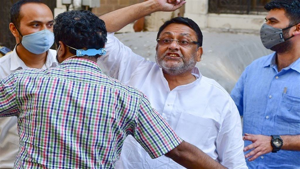 মহারাষ্ট্রের মন্ত্রী নবাব মালিক গ্রেপ্তার , দাউদ যোগ অভিযোগ! বললেন ‘‌নত হব না’‌