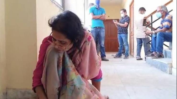 রবিনসন স্ট্রিটের ঘটনা নিউটাউনে, পাঁচদিন ছেলে-‌মেয়ের মৃতদেহ আগলে মা !‌