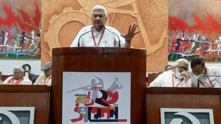 রেড ভলান্টিয়ার্সের কাজ অভাবনীয় ও নজিরবিহীন’, ওদের সংগঠনে আনার বার্তা কারাতের