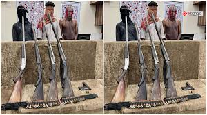 গ্রাম্য বিবাদের আঁচ পেয়েই হানা কাটোয়া থানার, উদ্ধার বিপুল অস্ত্রশস্ত্র