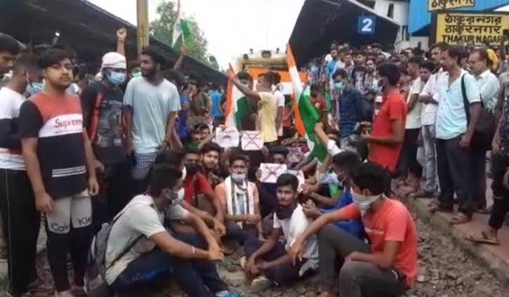 অগ্নিপথ উত্তপ্ত এরাজ্যও, প্রকল্প বাতিলের দাবিতে রেল অবরোধ