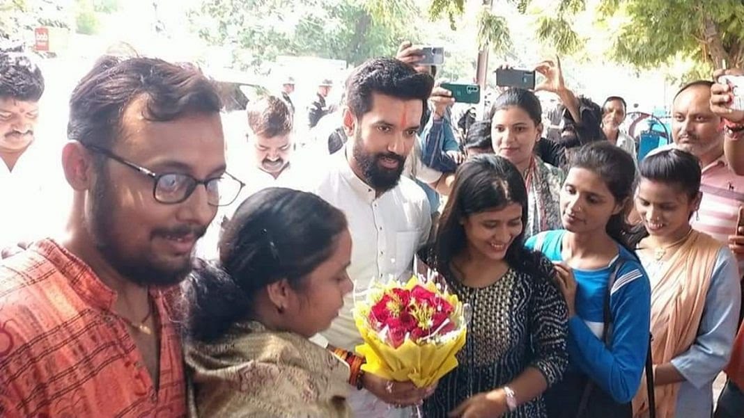 বিহার বিজেপির আরও মহাসংকট, জোট-সঙ্গী তিন সাংসদ যোগ দেবেন মহাজোটে