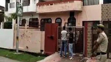 জম্বুতে ৬টি মৃতদেহ উদ্ধার! দরজা খুলেই চমকে উঠল পুলিশ,