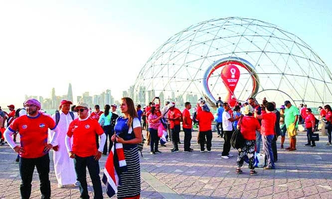 বিশ্বকাপের উন্মাদনায় মেতেছে দেশ। উদ্বোধনী অনুষ্ঠান আল খোরের আল বায়াত স্টেডিয়ামে