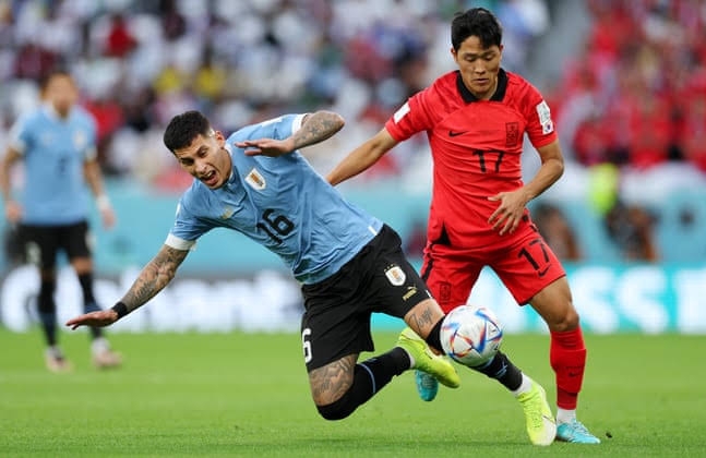 উরুগুয়ে, দক্ষিণ কোরিয়ার গোলশূণ্য ড্র সুয়ারেজ - সন আটকে গেল বারপোষ্টে