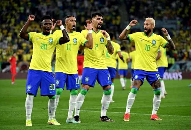 ৪-১ এ শেষ আটে লুলার দেশ, উড়ে গেল দক্ষিণ কোরিয়া,