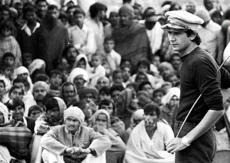 সফদর হাসমি মানে জাগা, জেগে থাকা, জাগানো।