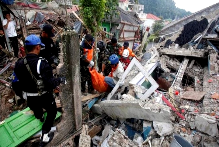 ৭.৭ পয়েন্ট ভূমিকম্প ইন্দোনেশিয়ায়, রেশ পৌঁছল সুদূর অস্ট্রেলিয়াতেও