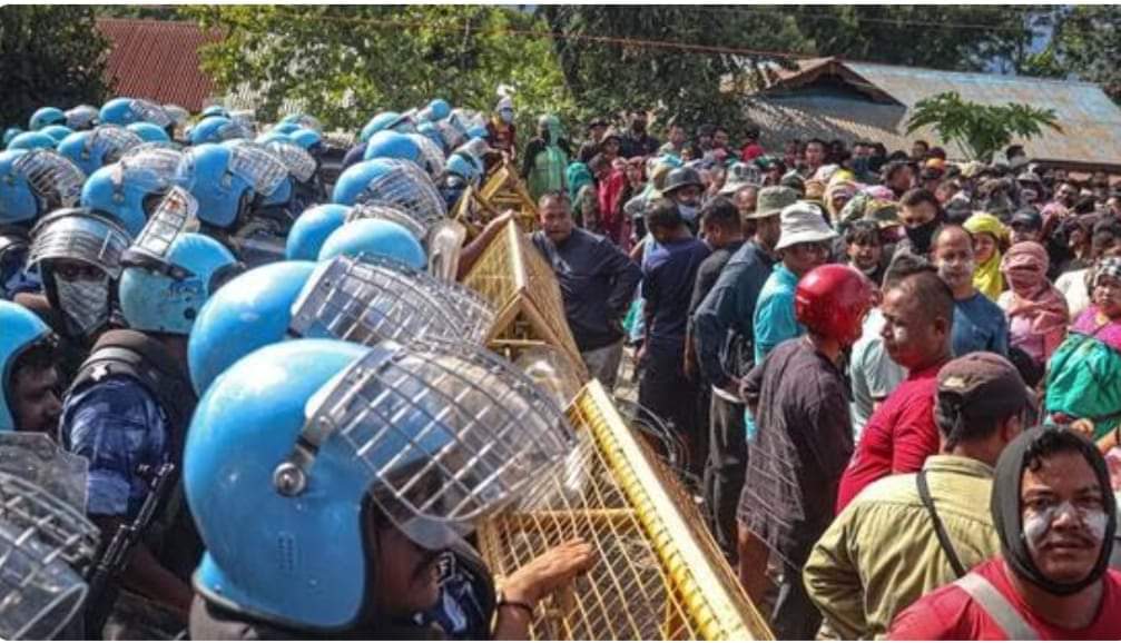 মনিপুরের ২৭টি মামলার সাক্ষীদের সশরীর উপস্থিতি চাইল সুপ্রিম কোর্ট