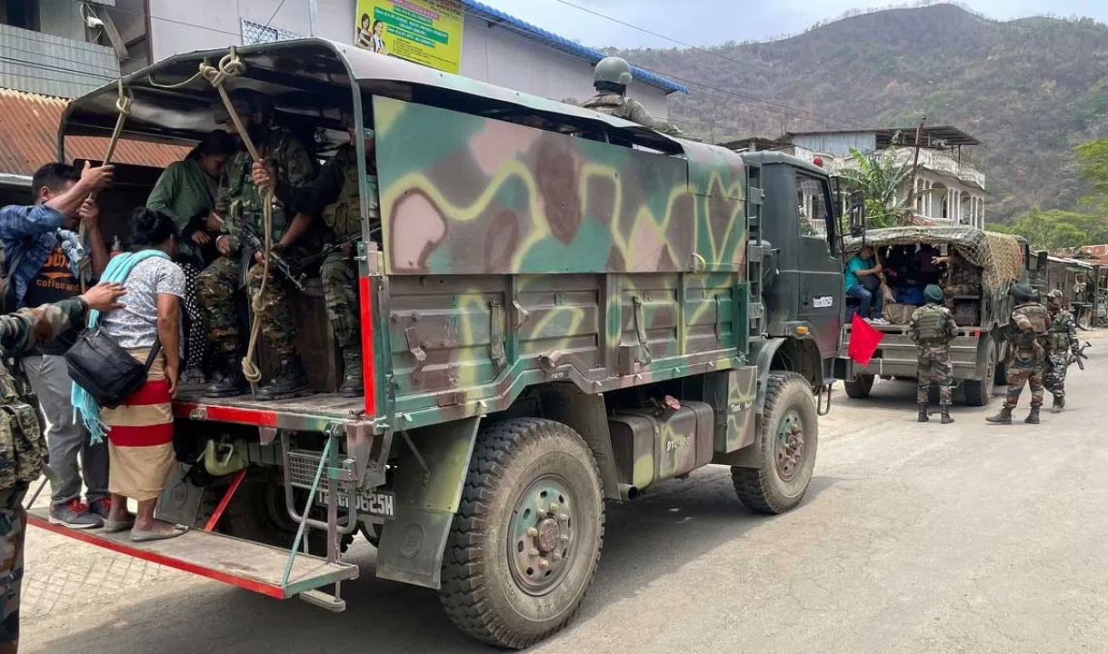 মণিপুরের বিদ্রোহী গোষ্ঠীর একই রঙের ভুয়ো সামরিক যান তৈরির অভিযোগে চাঞ্চল‍্য