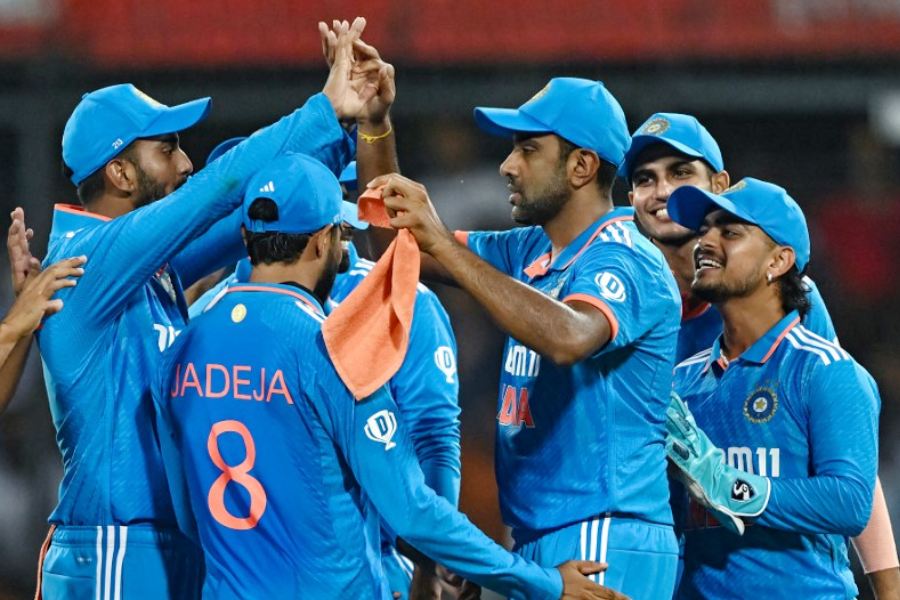 অস্ট্রেলিয়ার ৯৯ রানে হার এক ম্যাচ বাকি থাকতেই ভারতের সিরিজ জয়