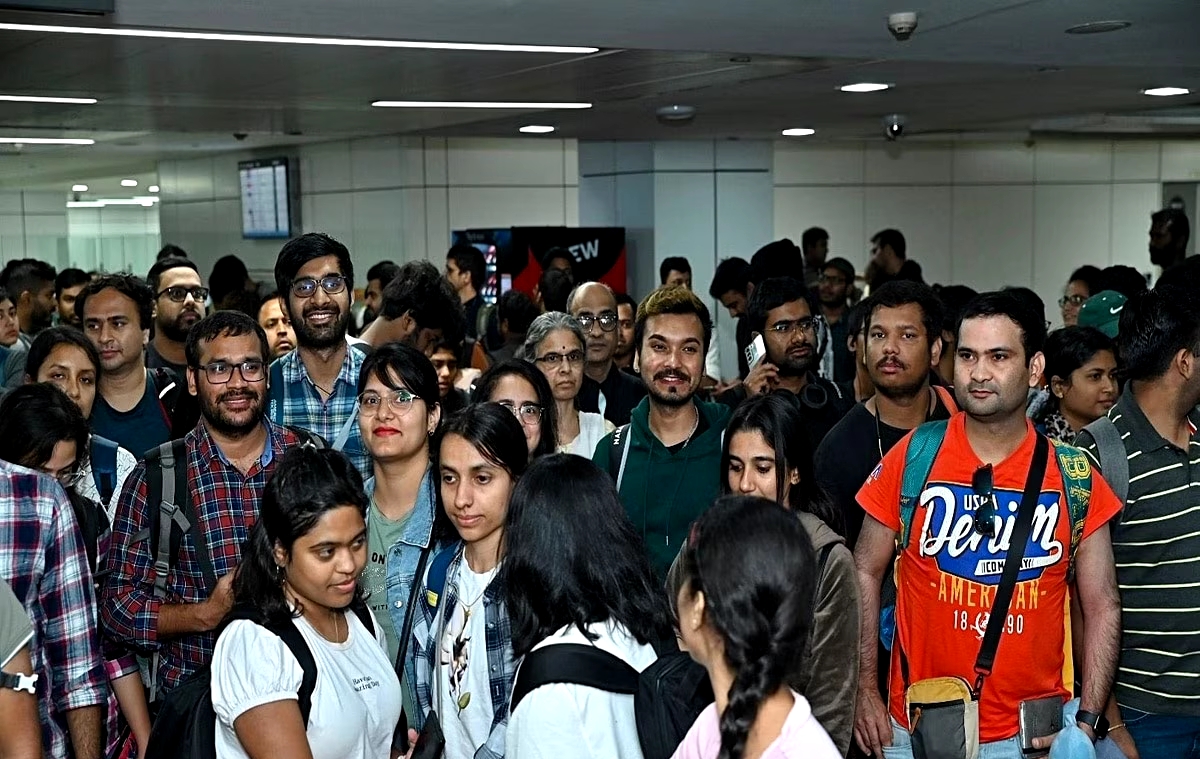 ২১২ জন নাগরিককে নিয়ে নয়া দিল্লিতে নামল ‘অপারেশন অজয়ে’র প্রথম উড়ান