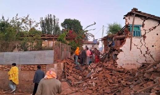 ৩৬ ঘণ্টার মধ্যে নেপালে ফের ভূমিকম্প  ১৫০ এর বেশি মৃতের আশঙ্কা