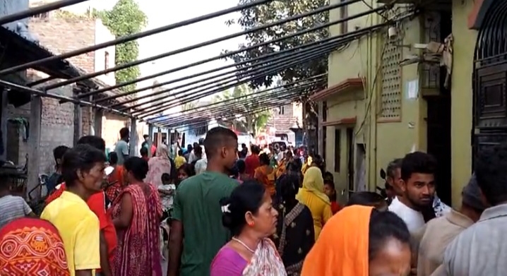 চিংড়িহাটায় জোরে বক্স বাজানোর প্রতিবাদী যুবক খুন অভিযুক্তকে বেধড়ক মার