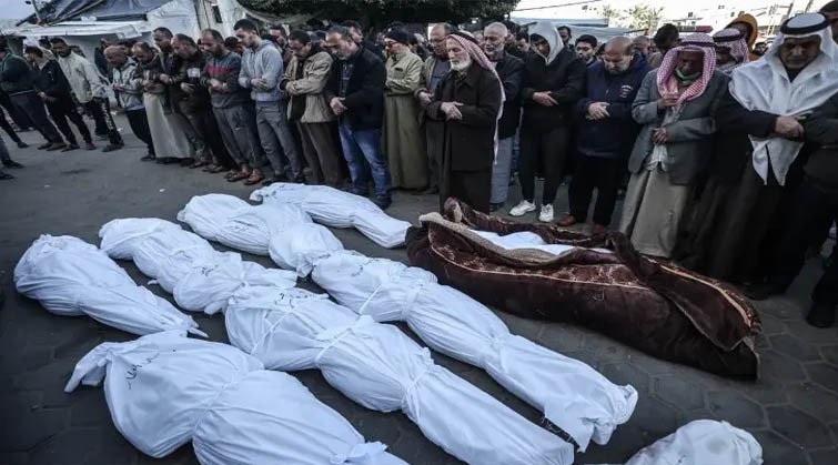 গাজায় ২৪ ঘণ্টায় ইসরাইলি হামলায় ১২২ ফিলিস্তিনি নিহত