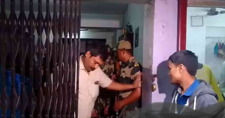 মন্ত্রী অরূপের ভাই স্বরূপের বাড়িতে তিন দিন আয়কর তল্লাশি!