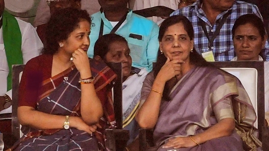 কেজরিওয়ালকে জেলেই হত্যার ষড়যন্ত্র, মারাত্মক অভিযোগ তার স্ত্রীর