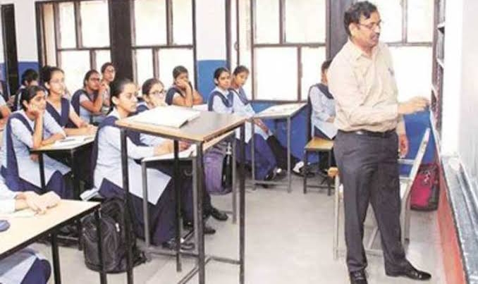 রাজ‍্যের সব শিক্ষকদের তথ‍্য ডিজিটাইজ এর বিশেষ নির্দেশিকা শিক্ষা দফতরের