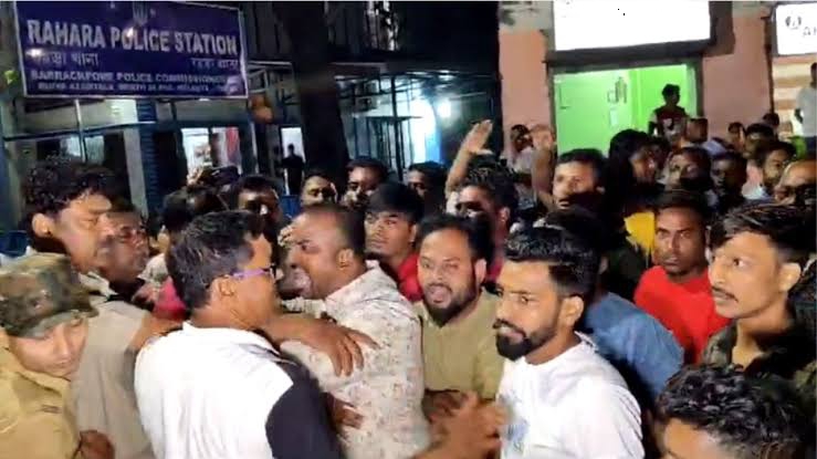 খড়দা থানায় আহত CPM কর্মী ও প্রার্থী সুজনকে ঘিরে TMCর গালাগাল, স্লোগান