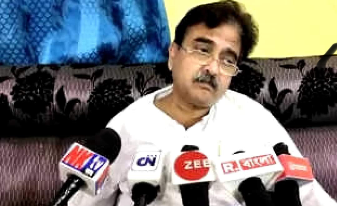 "সম্মানহানি" র জন‍্য কমিশনের বিরুদ্ধে আদালতে  অভিজিৎ গাঙ্গুলী