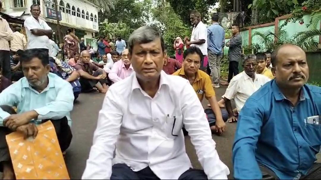 ত্রিপুরায় পঞ্চায়েত ভোটে CPIMকে মনোনয়ন জমা দিতে বিজেপির আক্রমণ ; প্রতিবাদে সড়ক অবরোধ