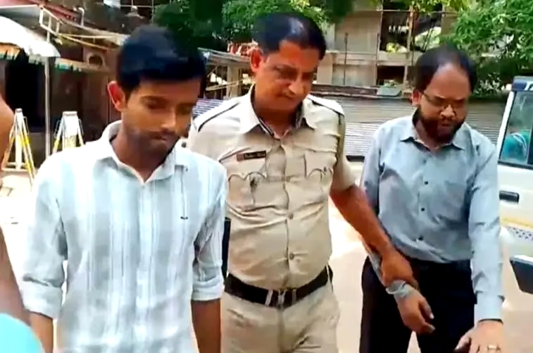 ‘হিন্দুস্তান মুর্দাবাদ’ লেখার ছকে গ্রেপ্তার বনগাঁর সনাতনী একতা মঞ্চের দুজন