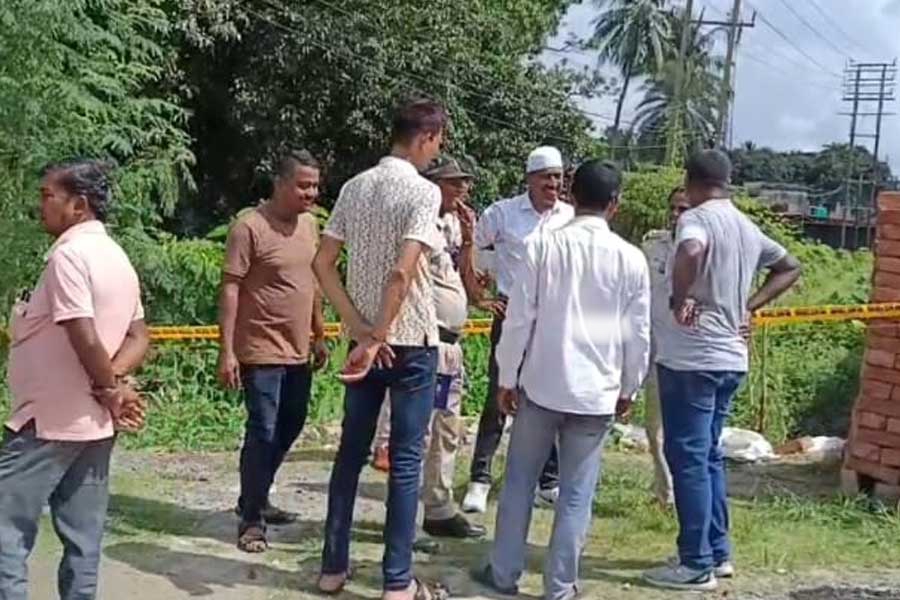 জগদ্দলে কল্যাণী এক্সপ্রেসওয়ের পাশে খালে যুবকের থেঁতলানো দেহ উদ্ধার! পুলিশ তদন্তে