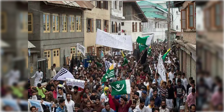 সরকারের বিরুদ্ধে পাক অধিকৃত কাশ্মীরে বিক্ষোভে জনস্রোত! অনির্দিষ্টকাল বনধের পথে