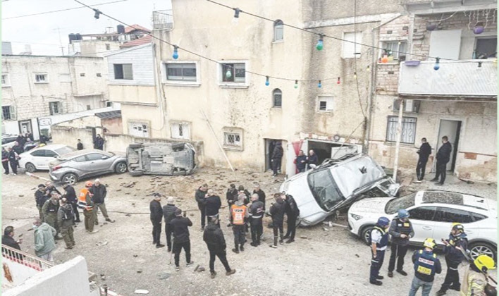 মাঝরাতে ইরানের ক্ষেপণাস্ত্র বর্ষণে কেঁপে উঠল ইসরাইল, বহু হতাহতের খবর