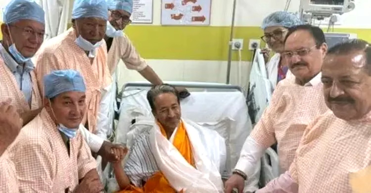 অনশন ভাঙার পর সোনমের বার্তা পদত্যাগ দাবীতে আন্দোলন চলবে